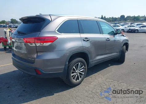 2019 Toyota Highlander Xle из США, поврежденный, VIN 5TDJZRFH8KS630117